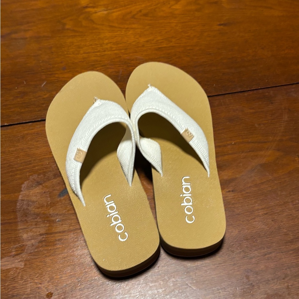 Cobian Flip Flops White Women Size 7 - Picture 6 of 8
